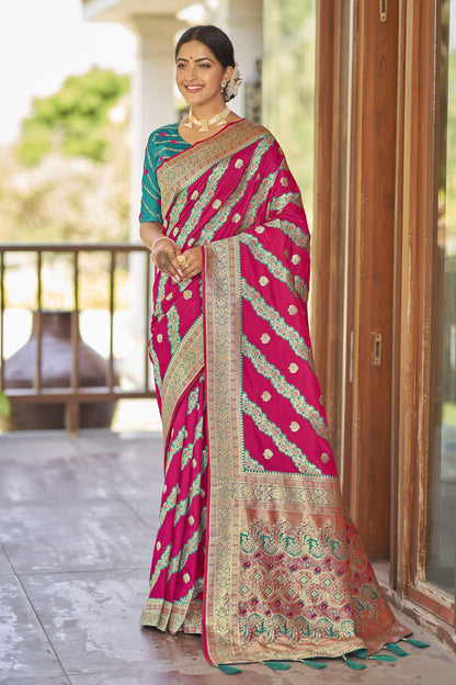 MANOHARI Banarasi Silk Blend Jacquard Work Saree - Pink