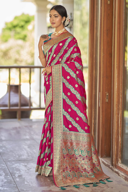 MANOHARI Banarasi Silk Blend Jacquard Work Saree - Pink