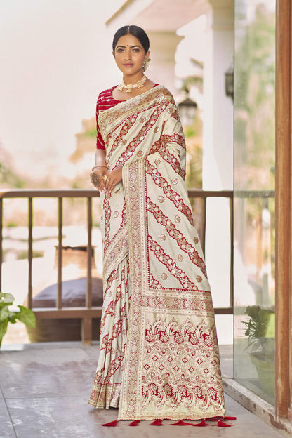 MANOHARI Banarasi Silk Blend Jacquard Work Saree - White