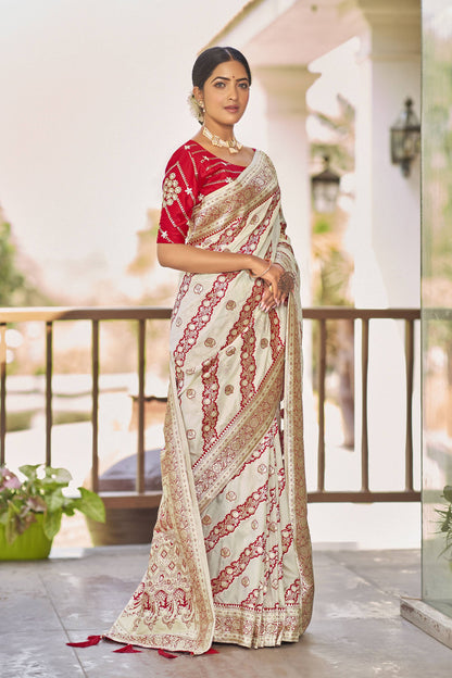 MANOHARI Banarasi Silk Blend Jacquard Work Saree - White