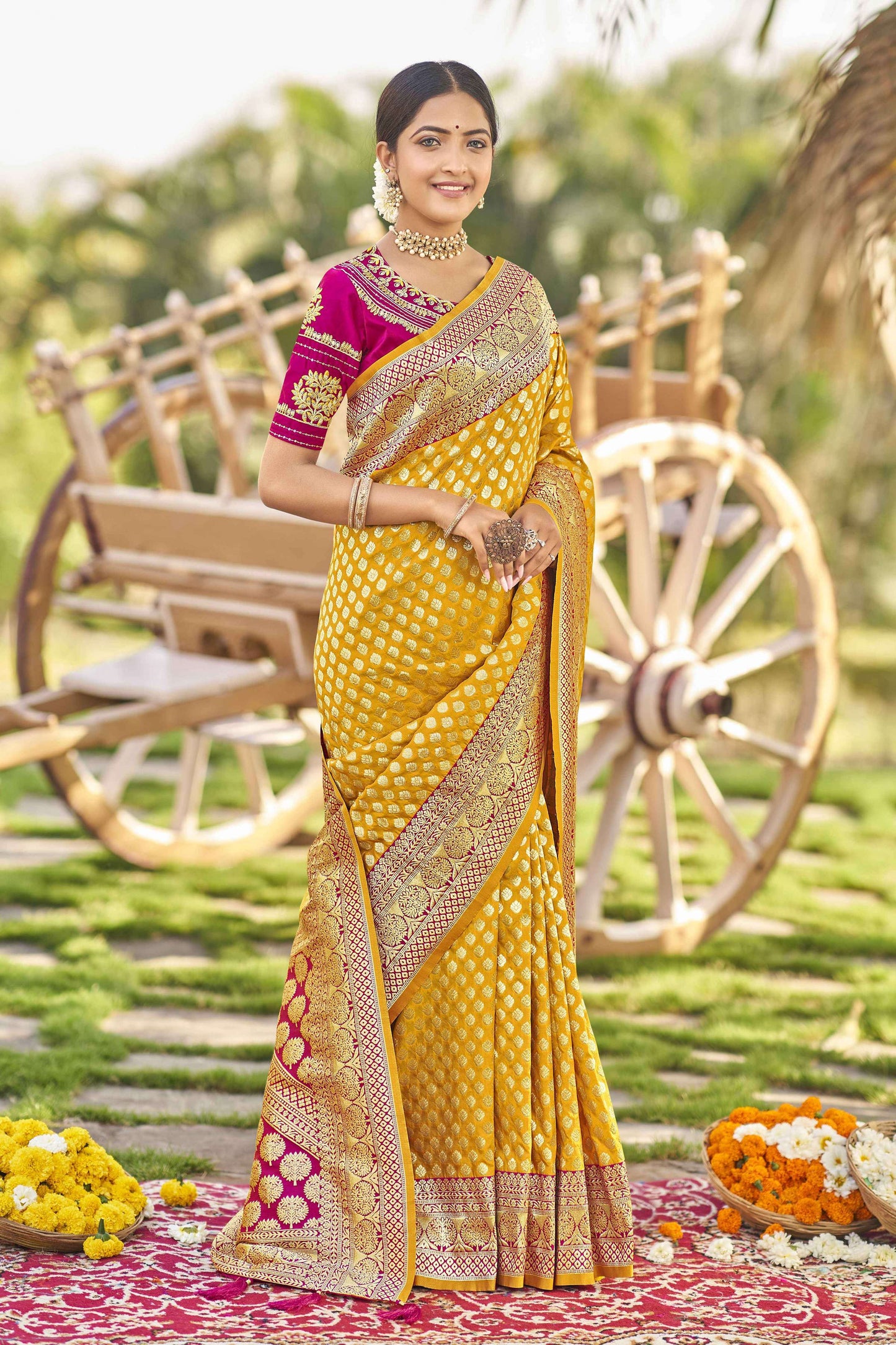 MANOHARI Banarasi Silk Blend Jacquard Work Saree - Yellow