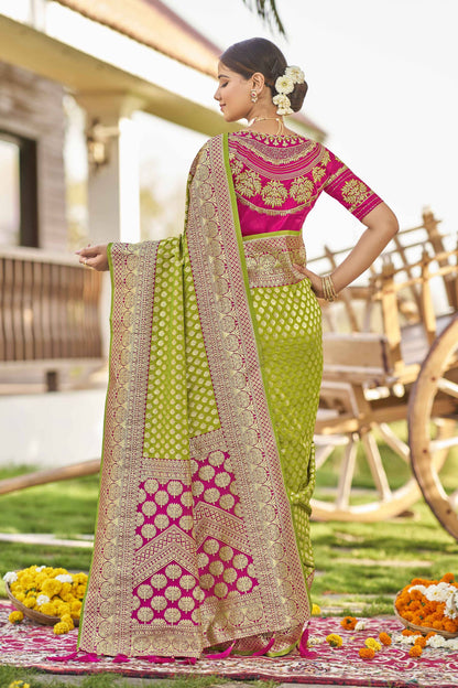 MANOHARI Banarasi Silk Blend Jacquard Work Saree - Green