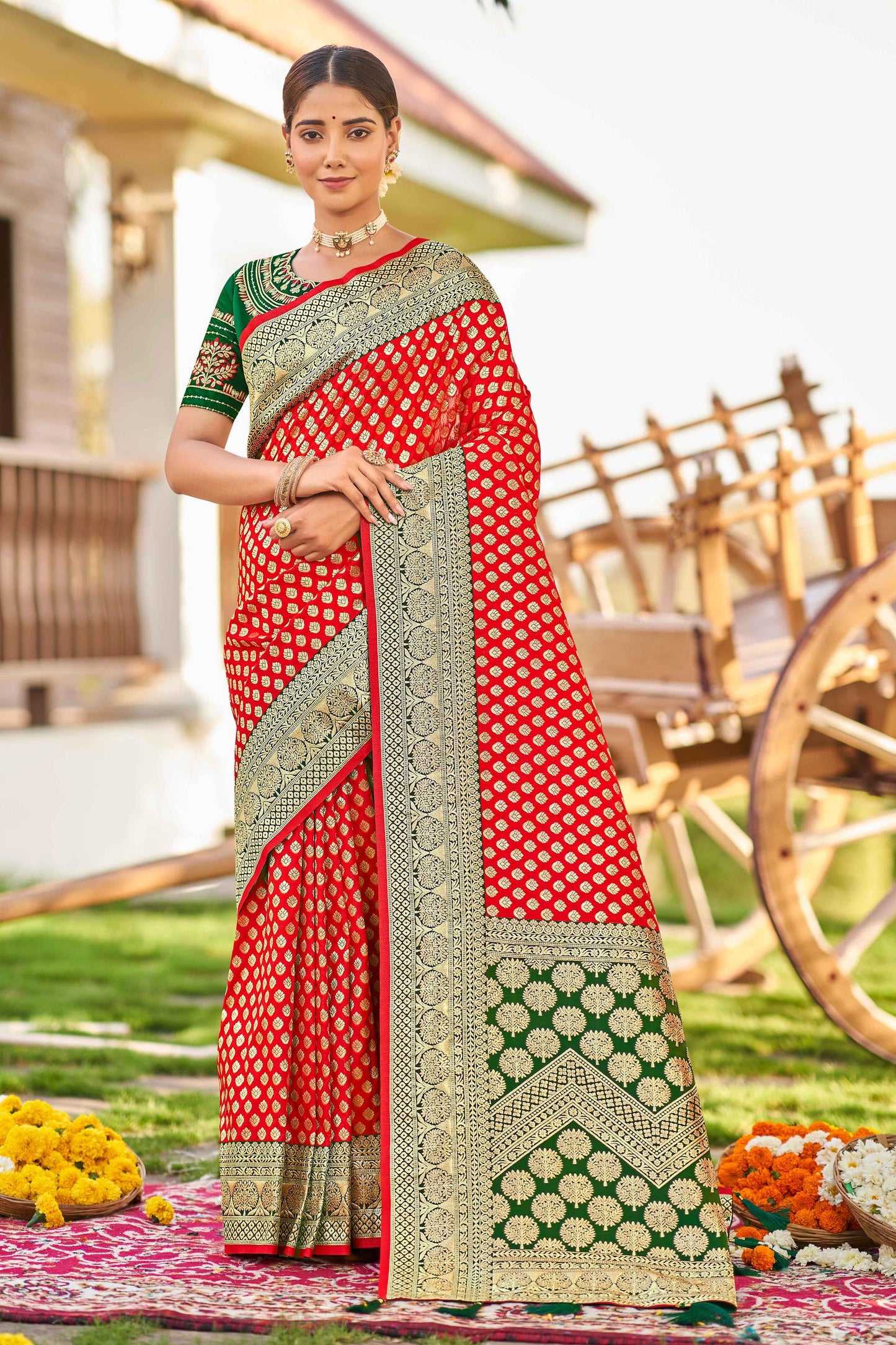MANOHARI Banarasi Silk Blend Jacquard Work Saree - Red