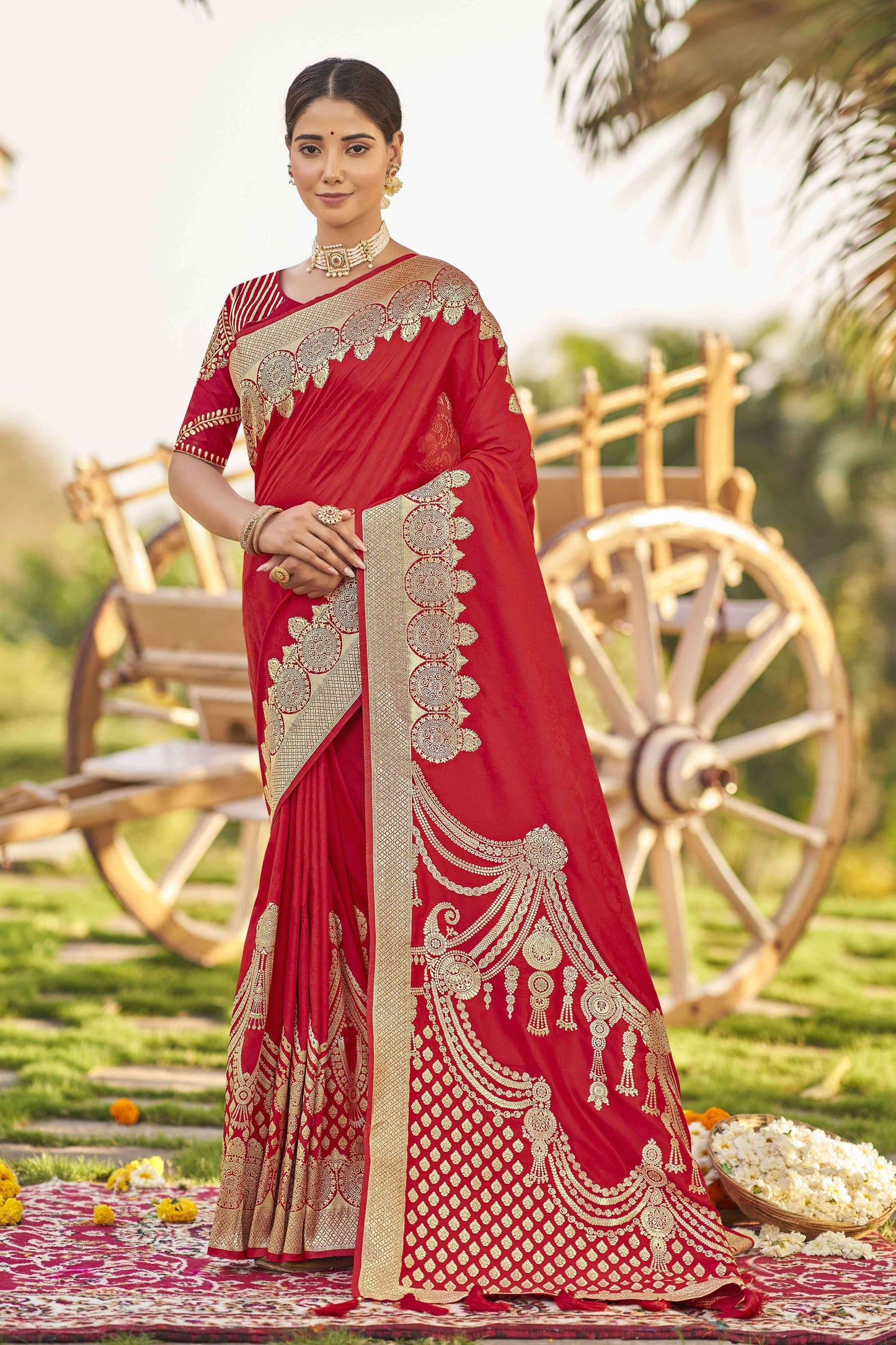 MANOHARI Banarasi Silk Blend Jacquard Work Saree - Red