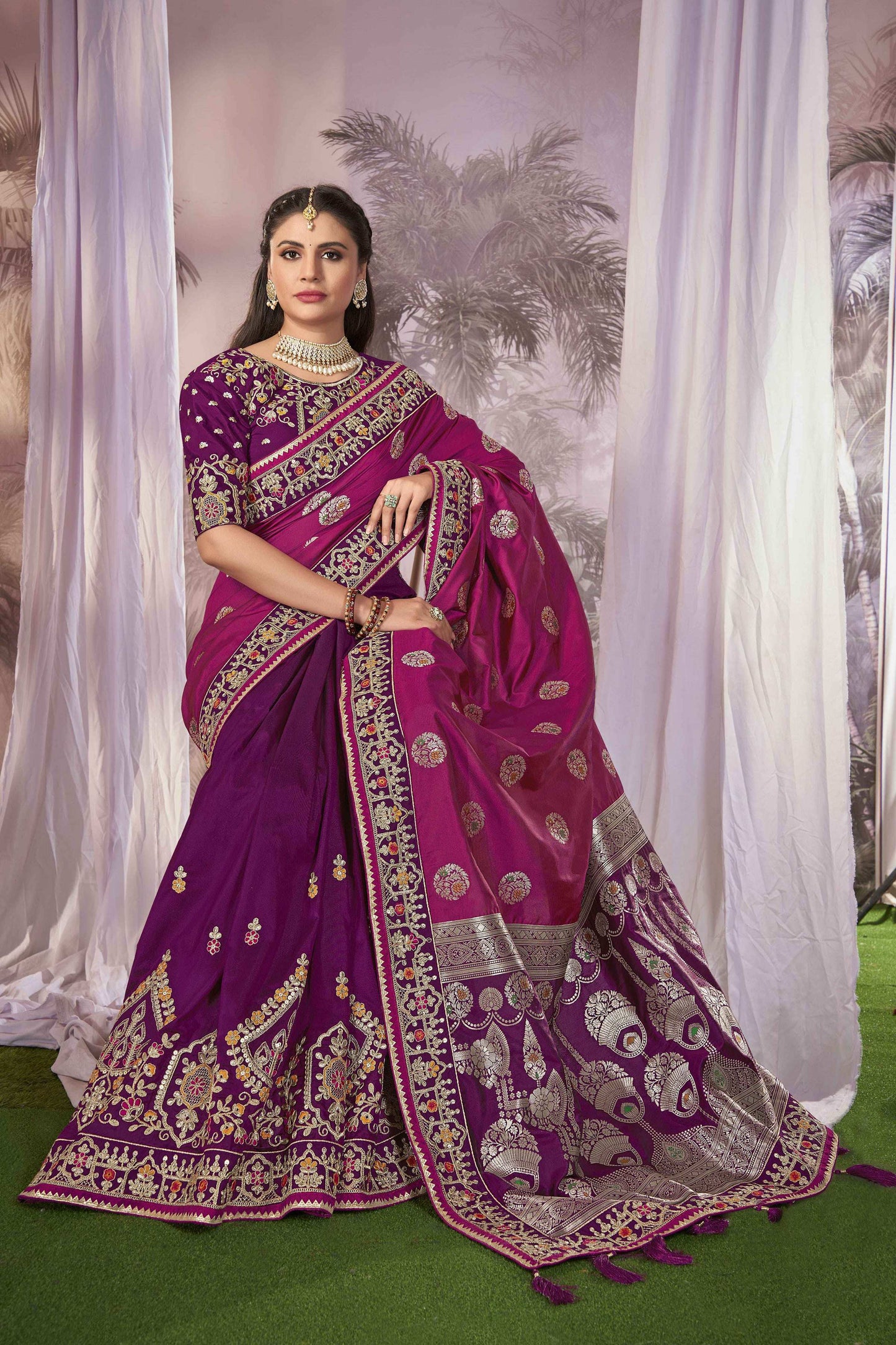 MANOHARI Banarasi Silk Blend Jacquard Work Saree - Pink