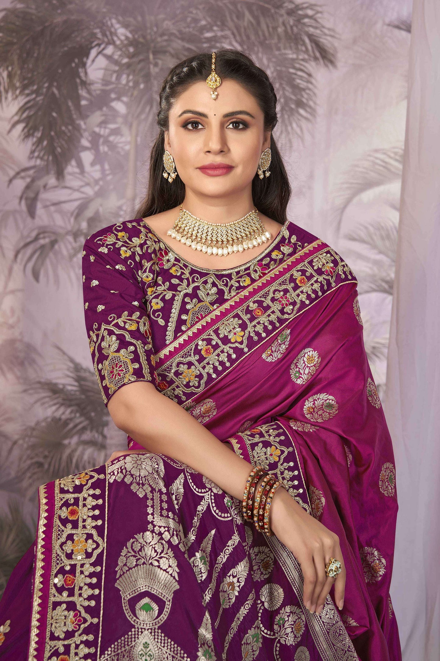 MANOHARI Banarasi Silk Blend Jacquard Work Saree - Pink