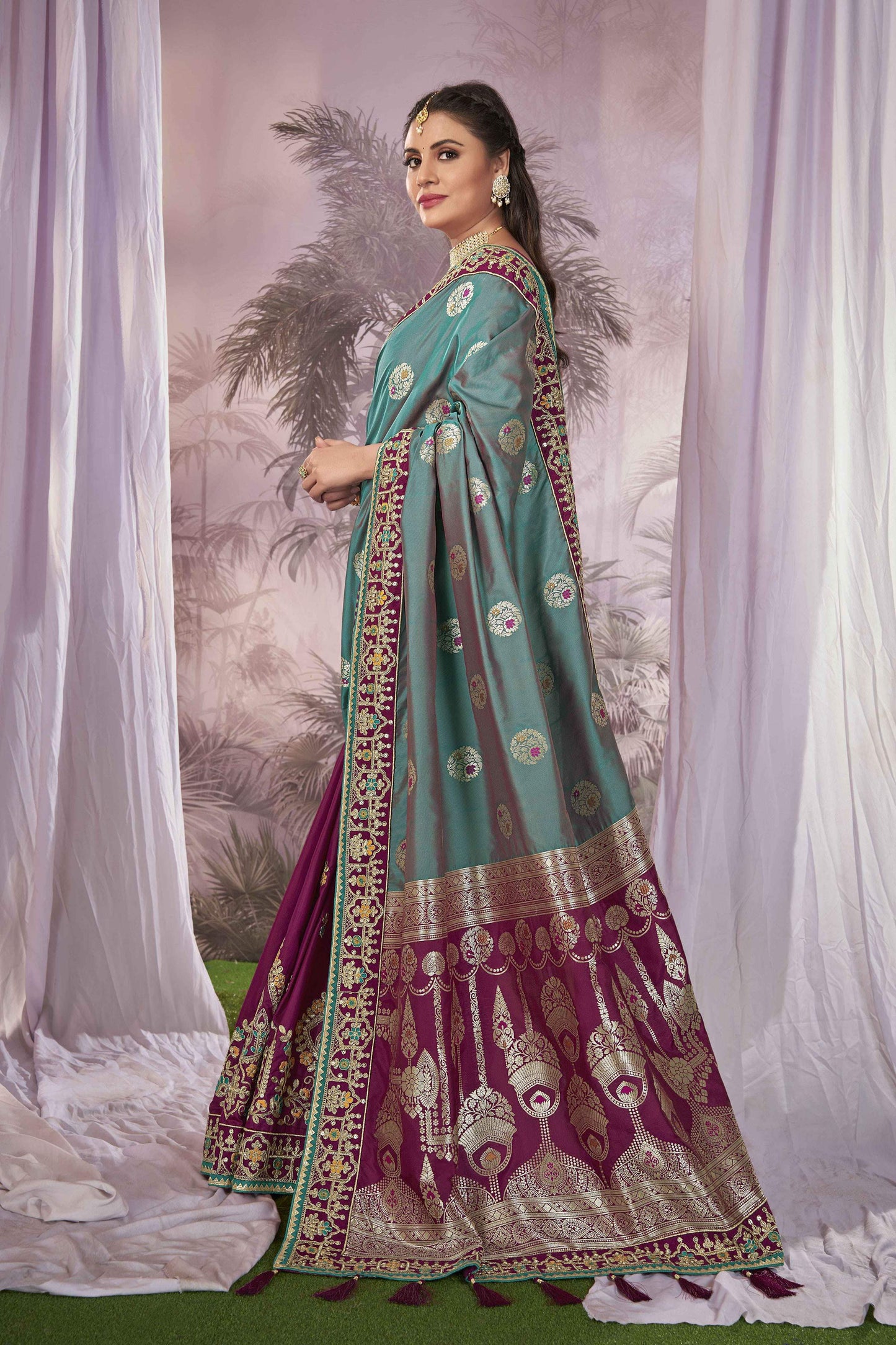 MANOHARI Banarasi Silk Blend Jacquard Work Saree - Blue