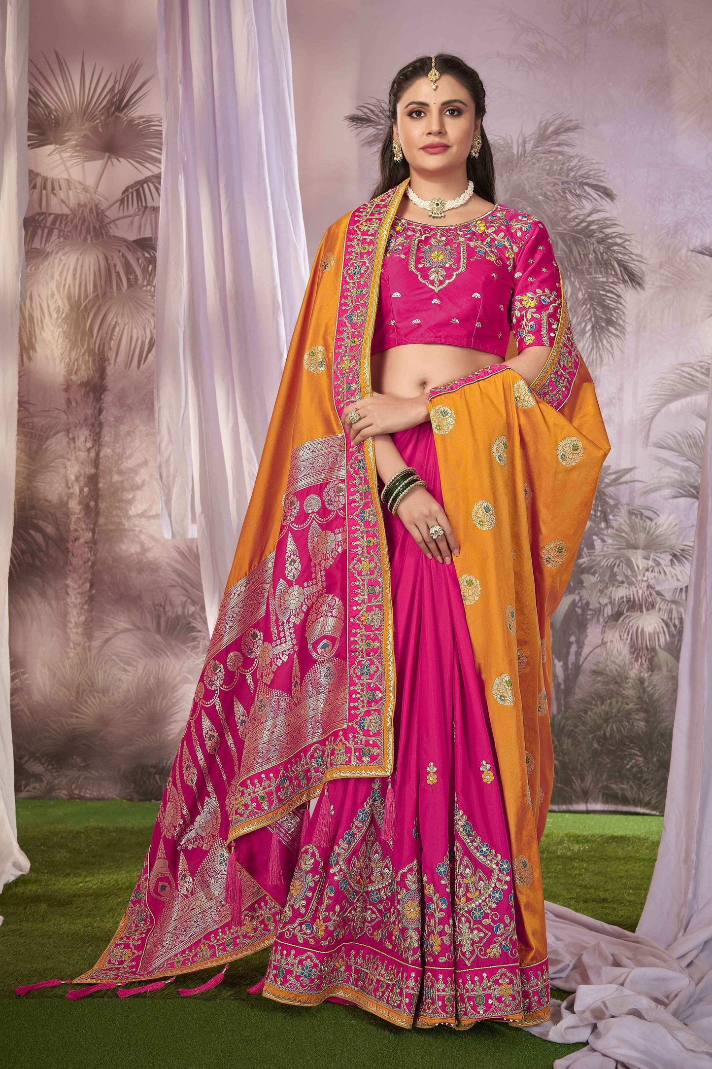 MANOHARI Banarasi Silk Blend Jacquard Work Saree - Pink