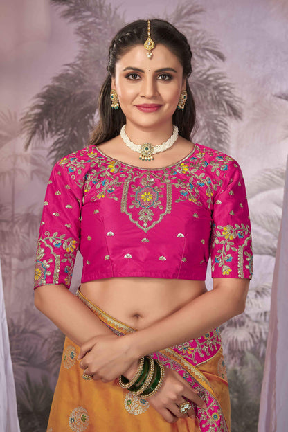 MANOHARI Banarasi Silk Blend Jacquard Work Saree - Pink