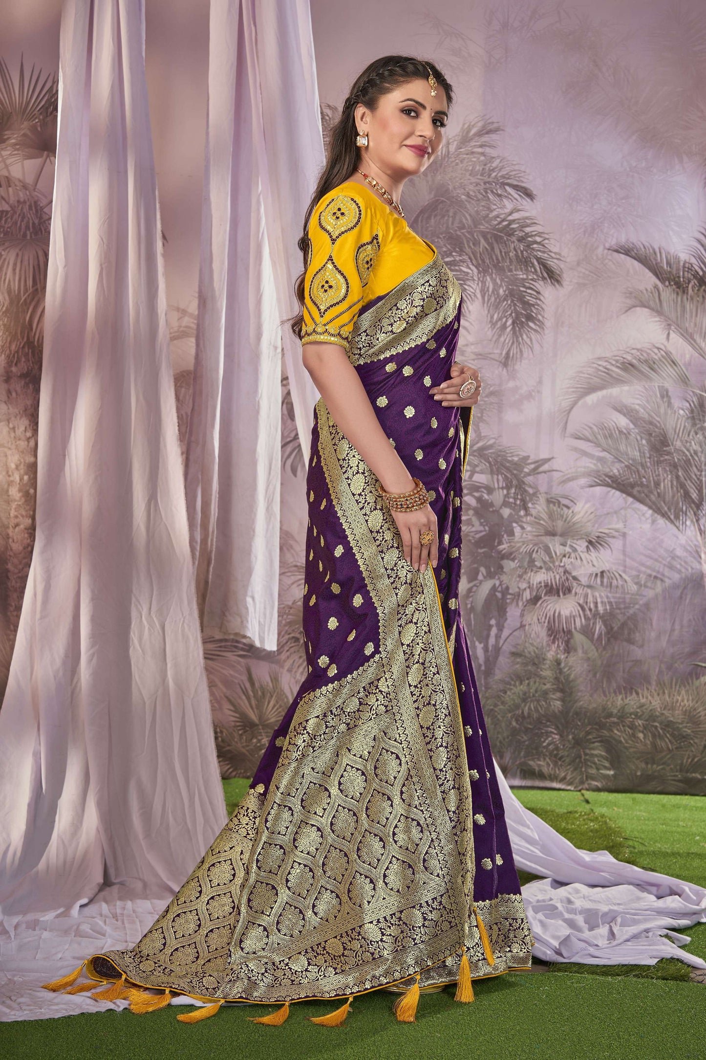 MANOHARI Banarasi Silk Blend Jacquard Work Saree - Purple