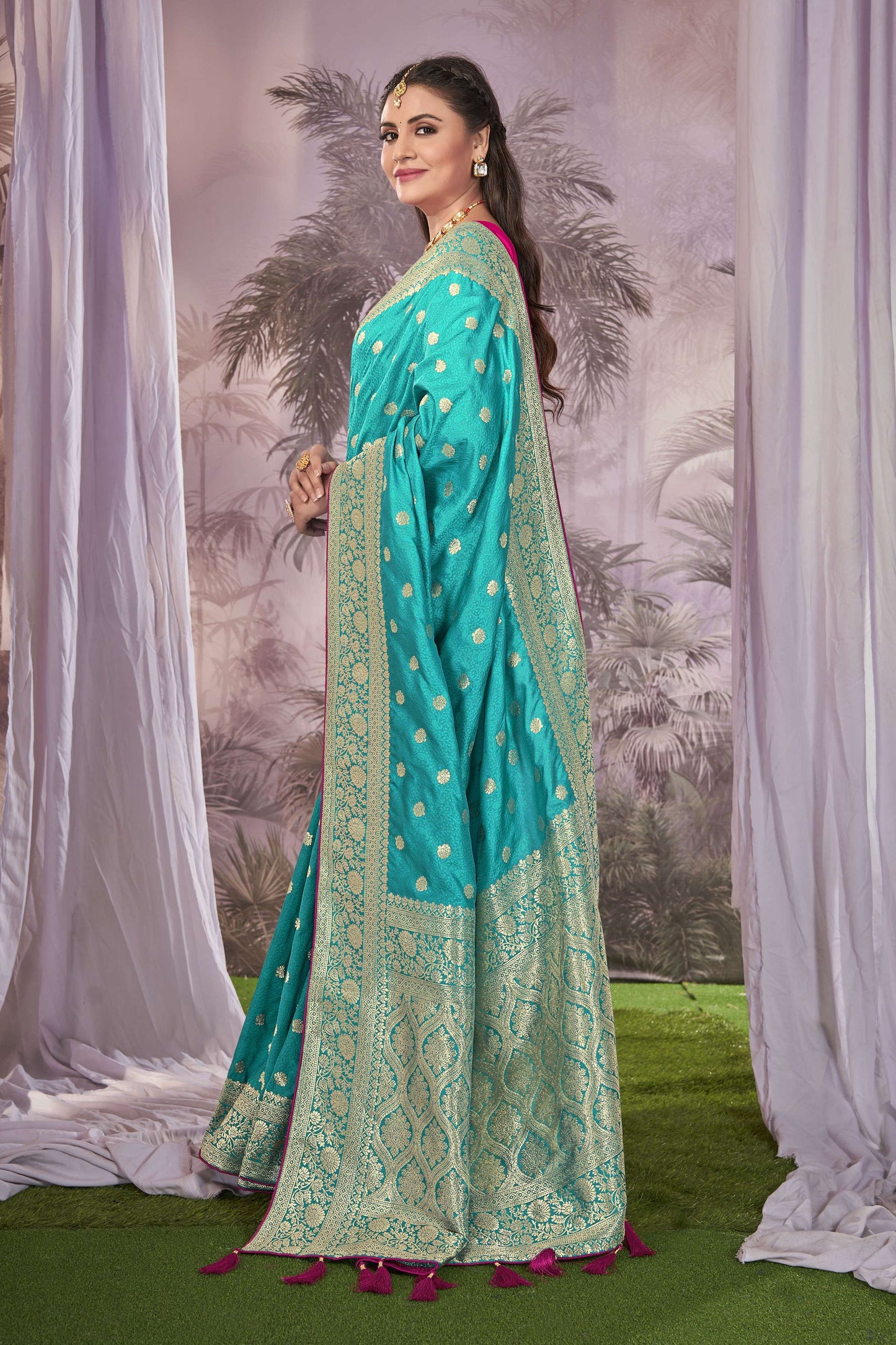MANOHARI Banarasi Silk Blend Jacquard Work Saree - Blue