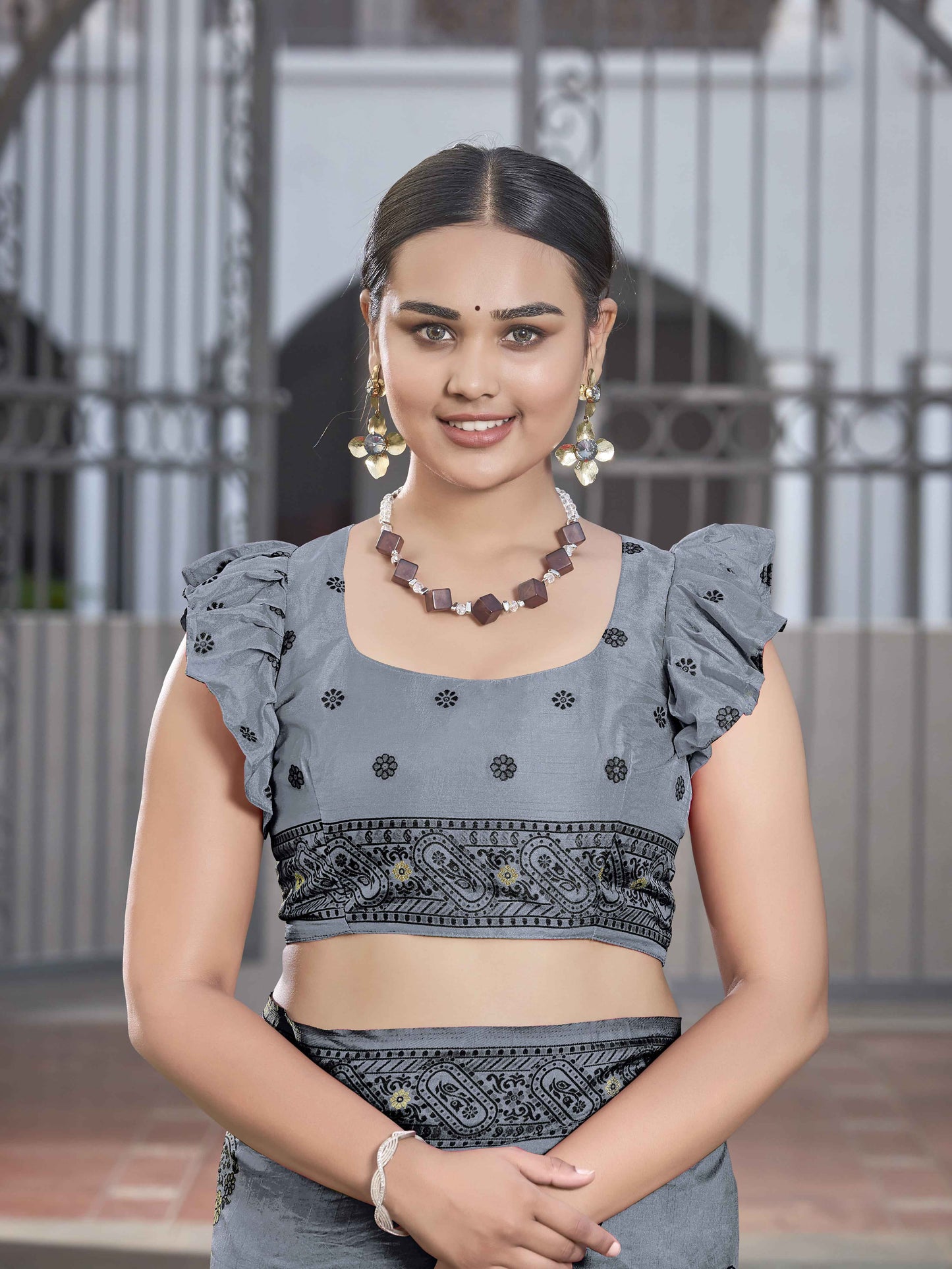 MANOHARI Banarasi Silk Blend Jacquard Work Saree - Grey