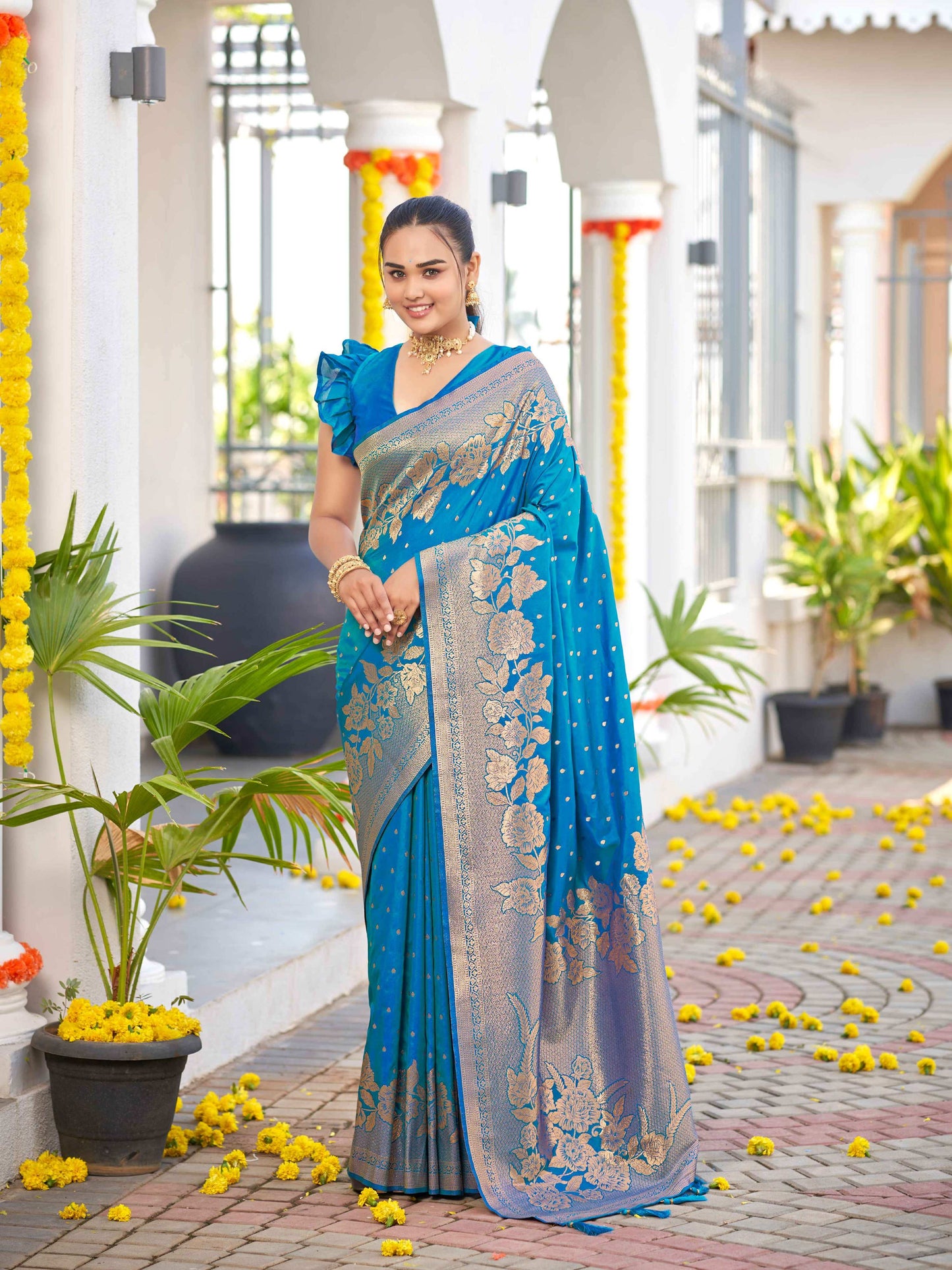 MANOHARI Banarasi Silk Blend Jacquard Work Saree - Blue