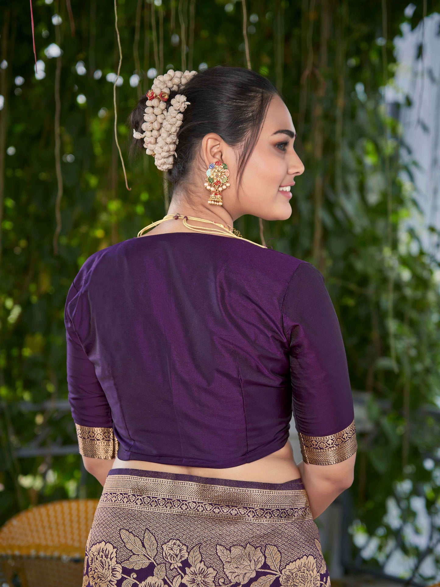 MANOHARI Banarasi Silk Blend Jacquard Work Saree - Purple