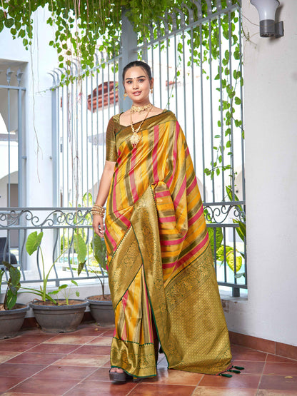 MANOHARI Banarasi Silk Blend Jacquard Work Saree - Green