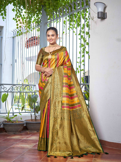 MANOHARI Banarasi Silk Blend Jacquard Work Saree - Green