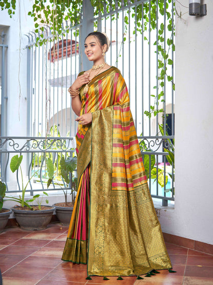 MANOHARI Banarasi Silk Blend Jacquard Work Saree - Green