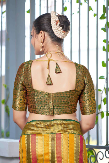 MANOHARI Banarasi Silk Blend Jacquard Work Saree - Green