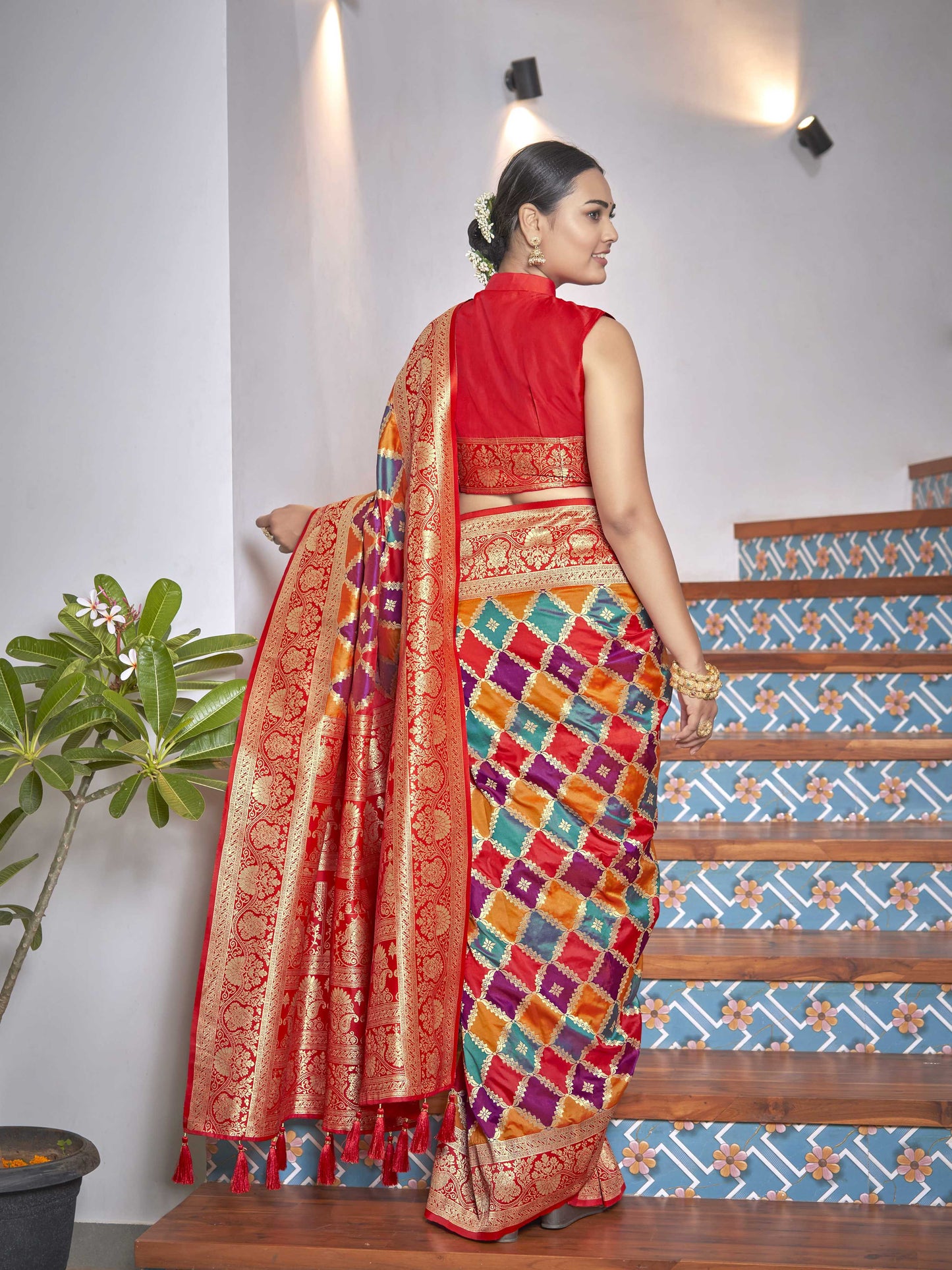 MANOHARI Banarasi Silk Blend Jacquard Work Saree - Yellow