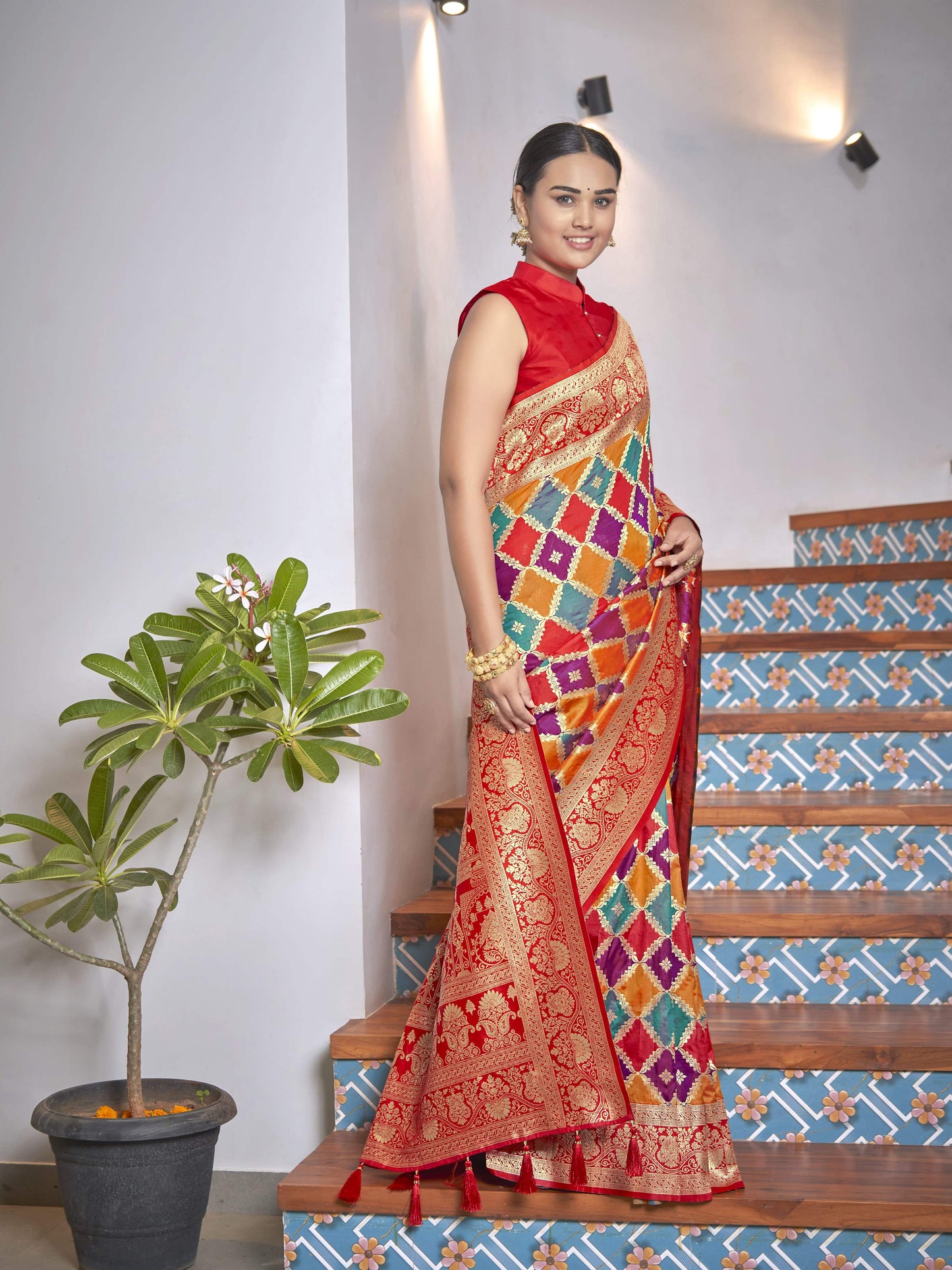 MANOHARI Banarasi Silk Blend Jacquard Work Saree - Yellow