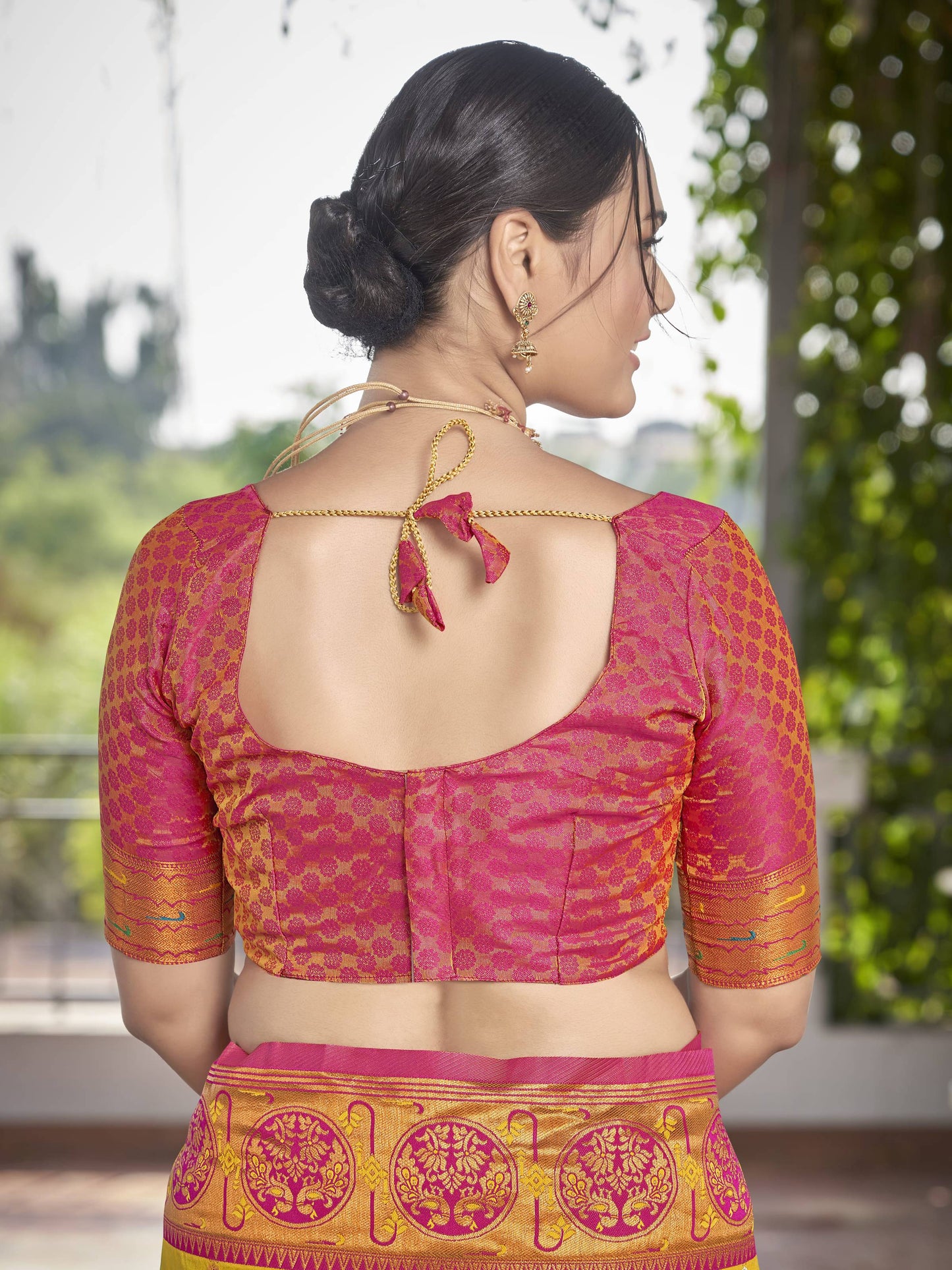 MANOHARI Banarasi Silk Blend Jacquard Work Saree - Yellow