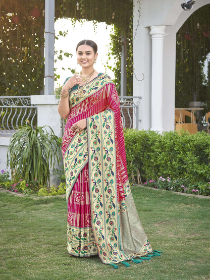 MANOHARI Banarasi Silk Blend Jacquard Work Saree - Pink