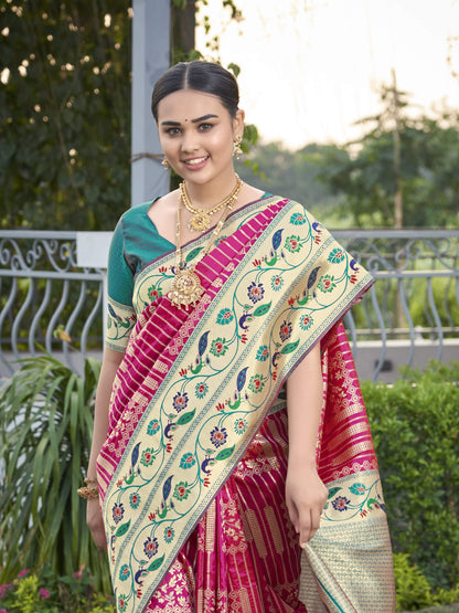 MANOHARI Banarasi Silk Blend Jacquard Work Saree - Pink