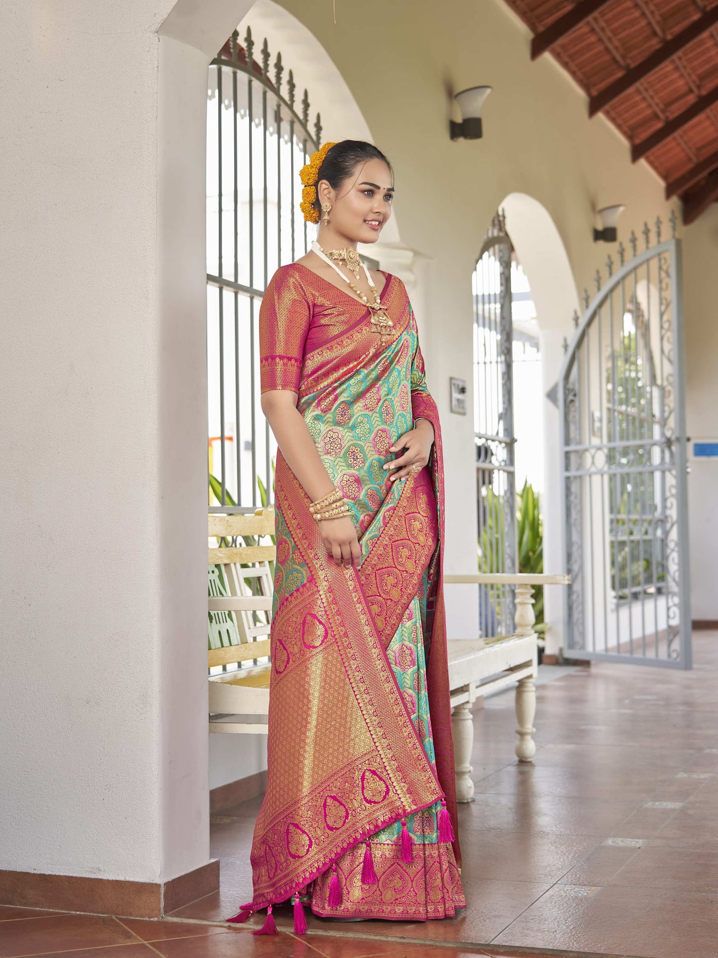 MANOHARI Banarasi Silk Blend Jacquard Work Saree - Blue