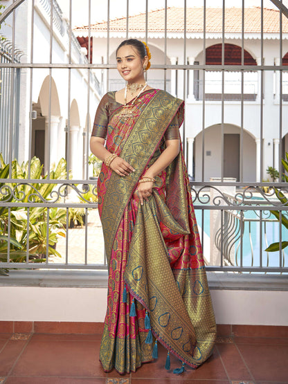 MANOHARI Banarasi Silk Blend Jacquard Work Saree - Pink