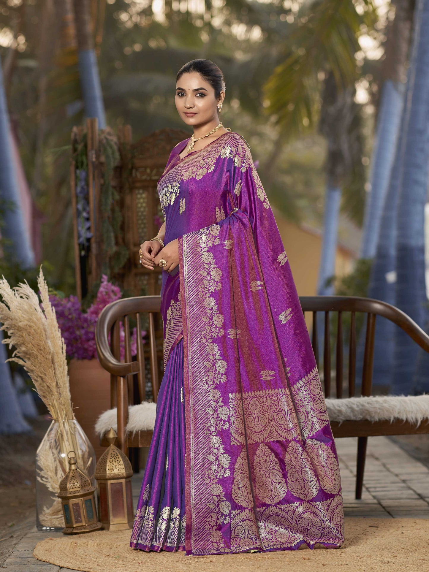 MANOHARI Banarasi Silk Blend Jacquard Work Saree - Purple
