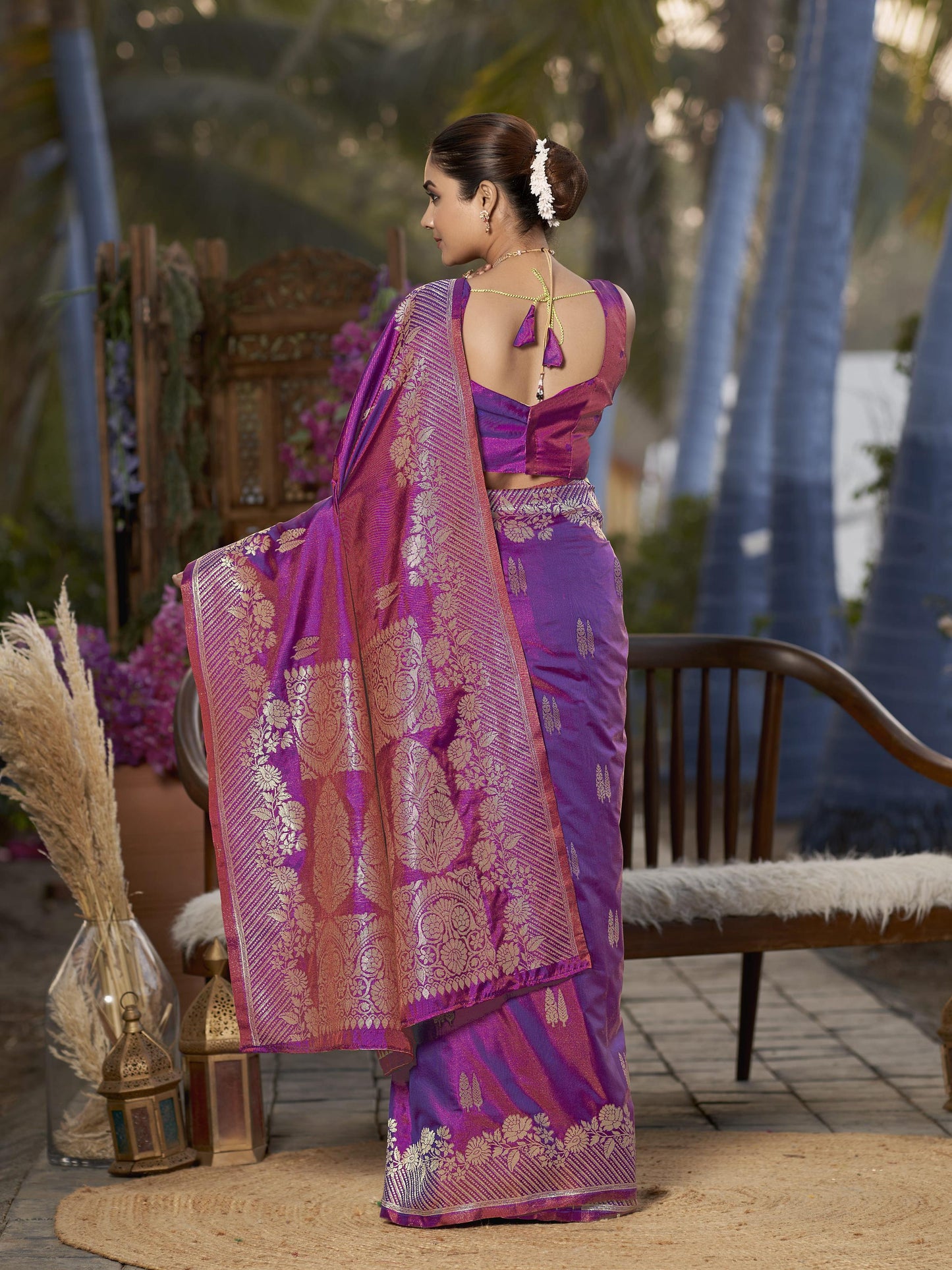MANOHARI Banarasi Silk Blend Jacquard Work Saree - Purple