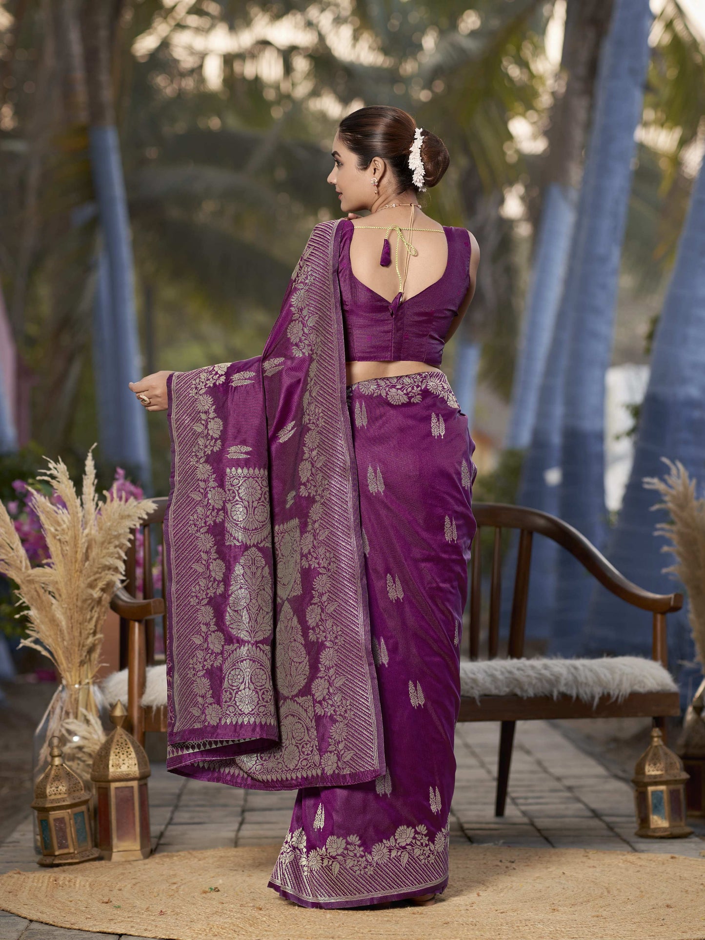 MANOHARI Banarasi Silk Blend Jacquard Work Saree - Purple