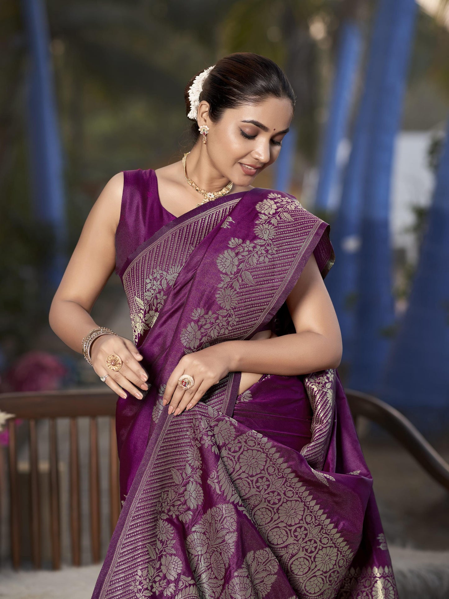 MANOHARI Banarasi Silk Blend Jacquard Work Saree - Purple