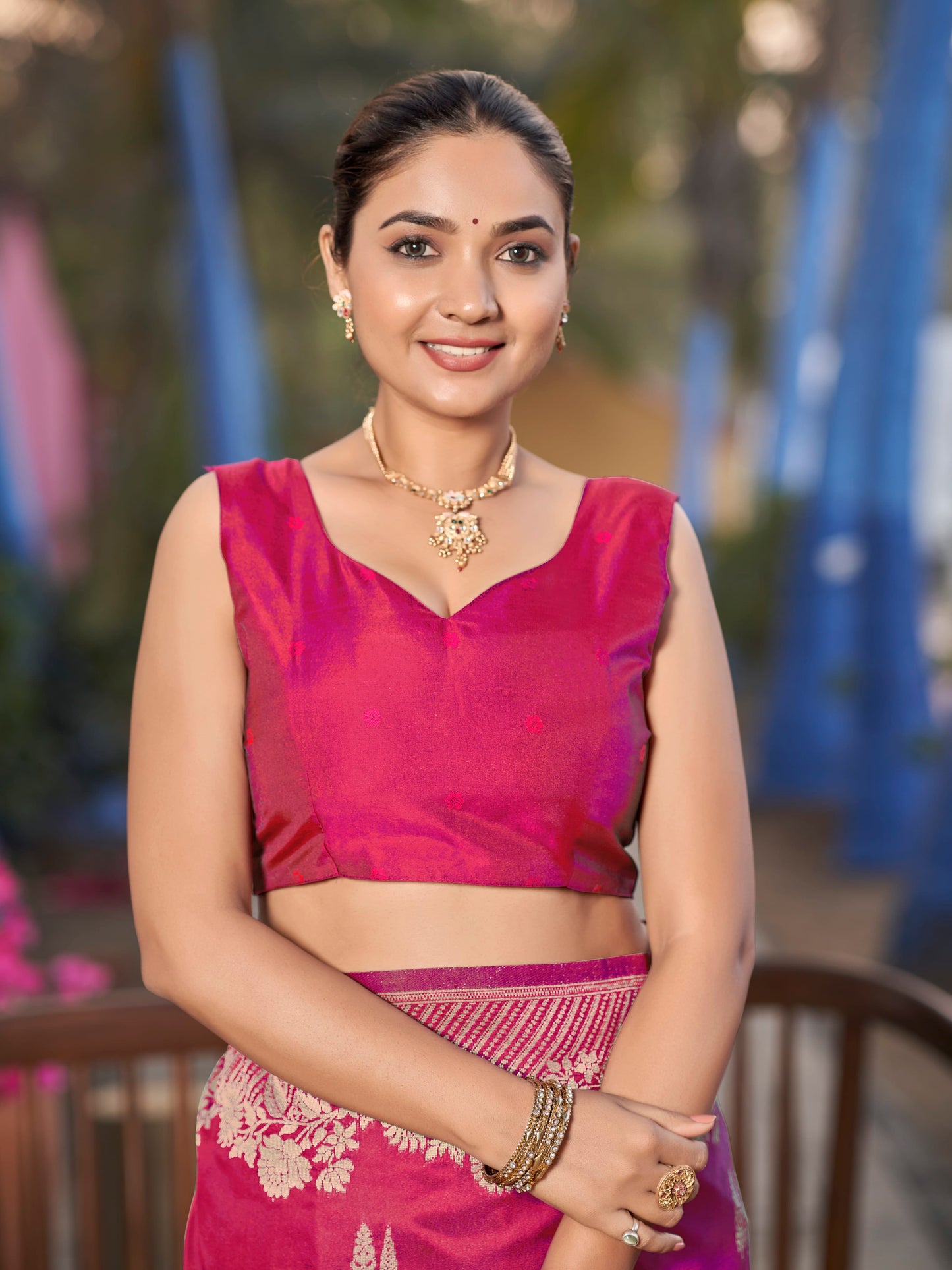 MANOHARI Banarasi Silk Blend Jacquard Work Saree - Pink