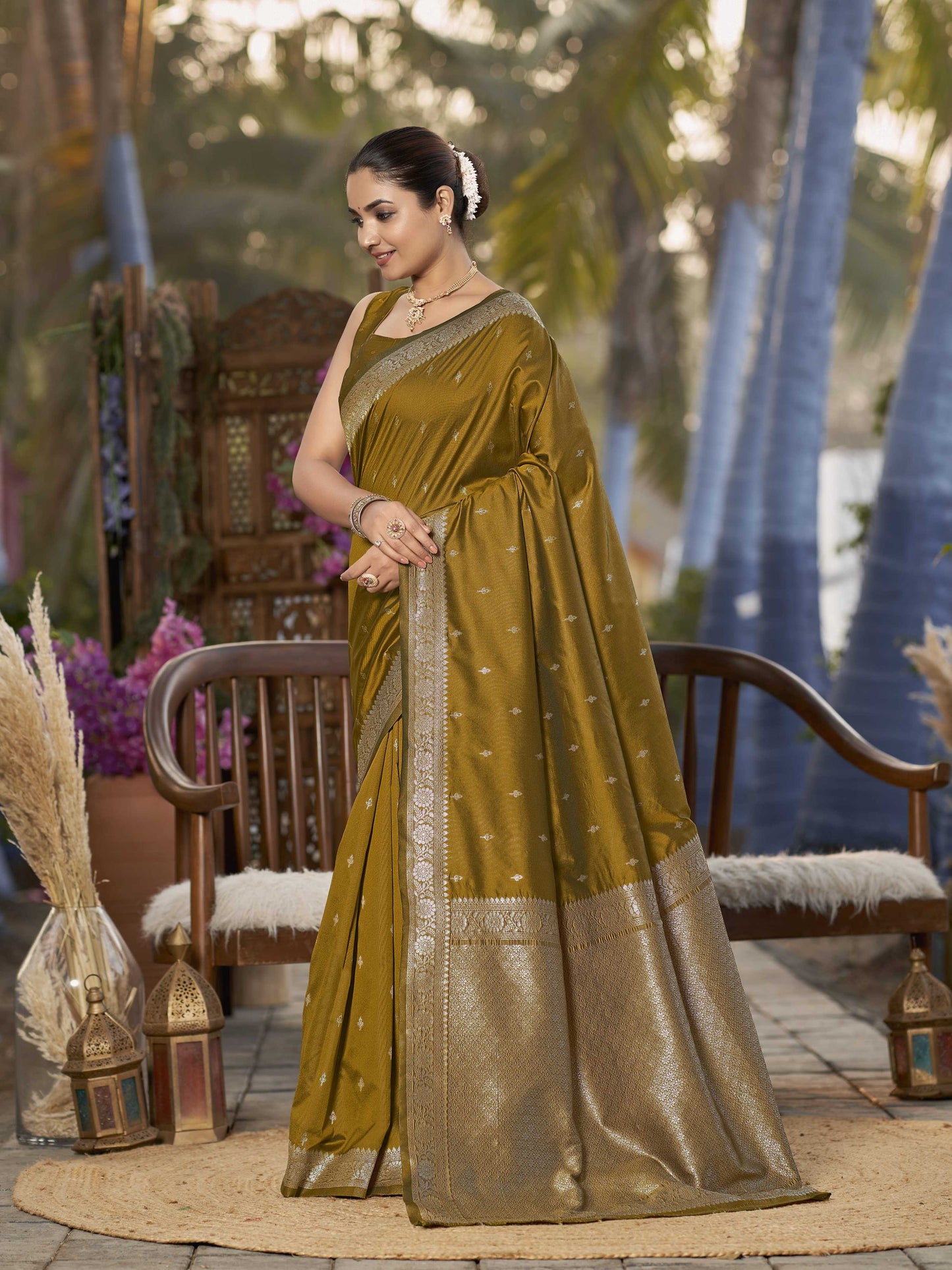 MANOHARI Banarasi Silk Blend Jacquard Work Saree - Yellow
