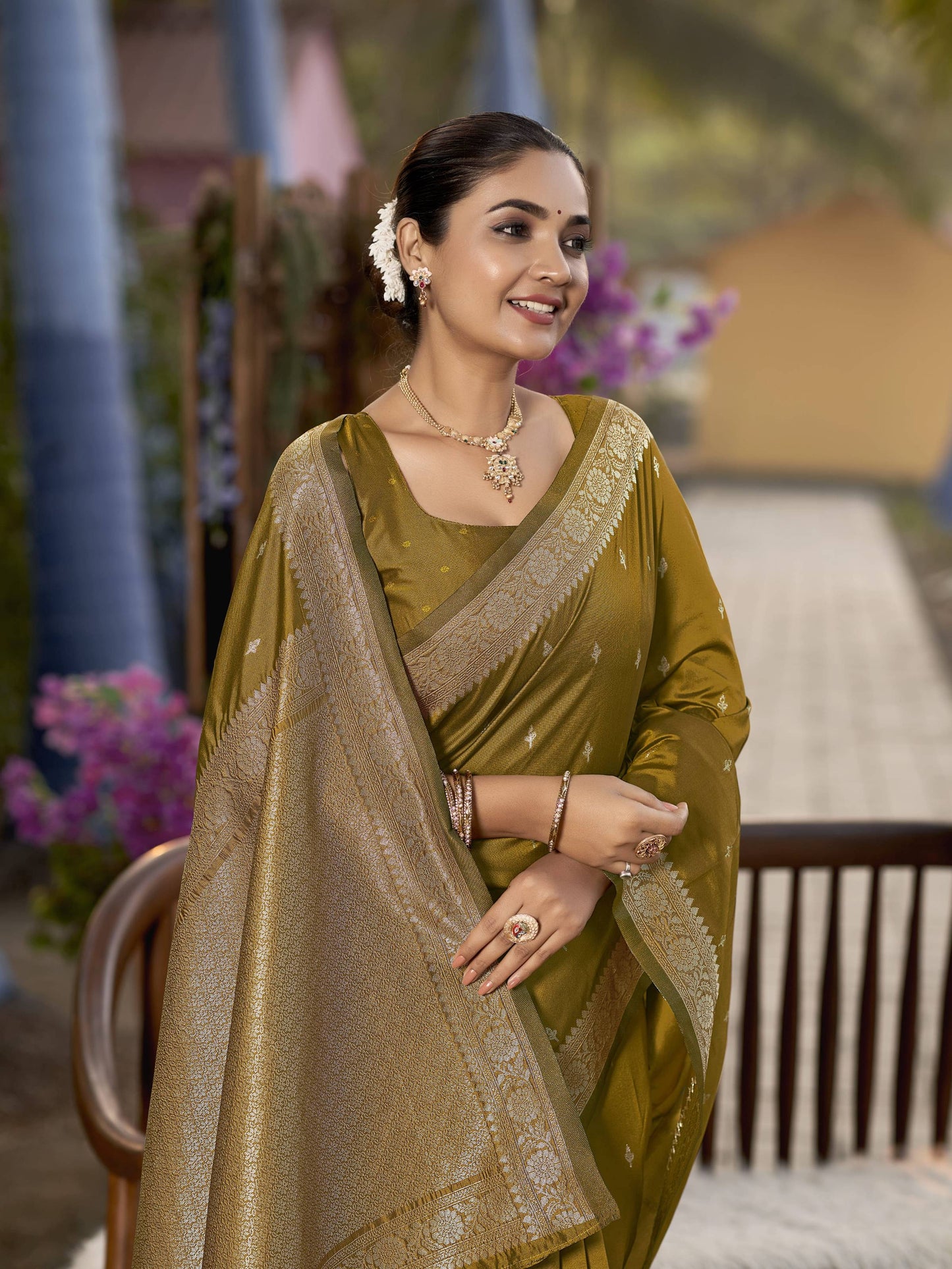 MANOHARI Banarasi Silk Blend Jacquard Work Saree - Yellow