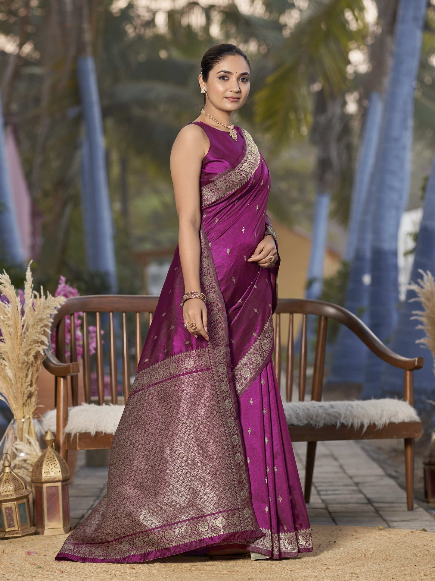 MANOHARI Banarasi Silk Blend Jacquard Work Saree - Purple