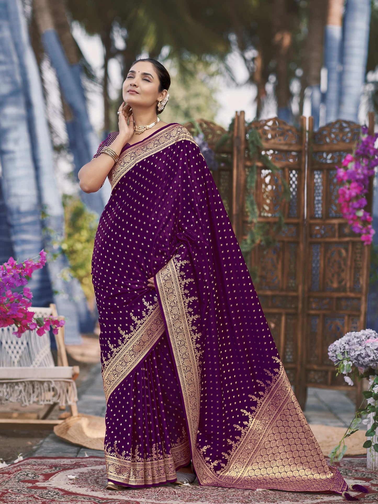 MANOHARI Banarasi Silk Blend Jacquard Work Saree - Purple