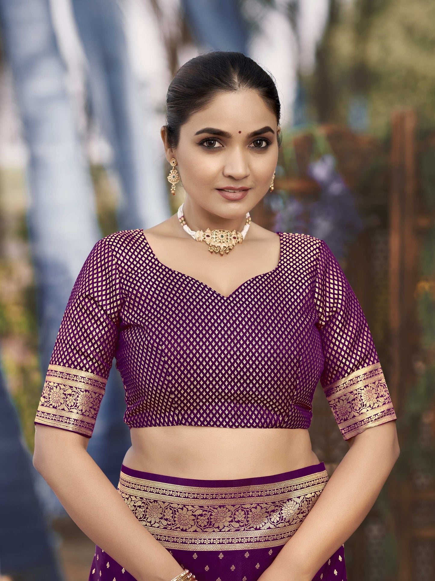 MANOHARI Banarasi Silk Blend Jacquard Work Saree - Purple
