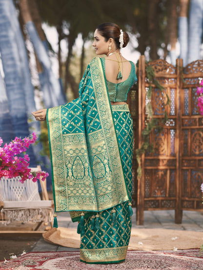MANOHARI Banarasi Silk Blend Jacquard Work Saree - Green
