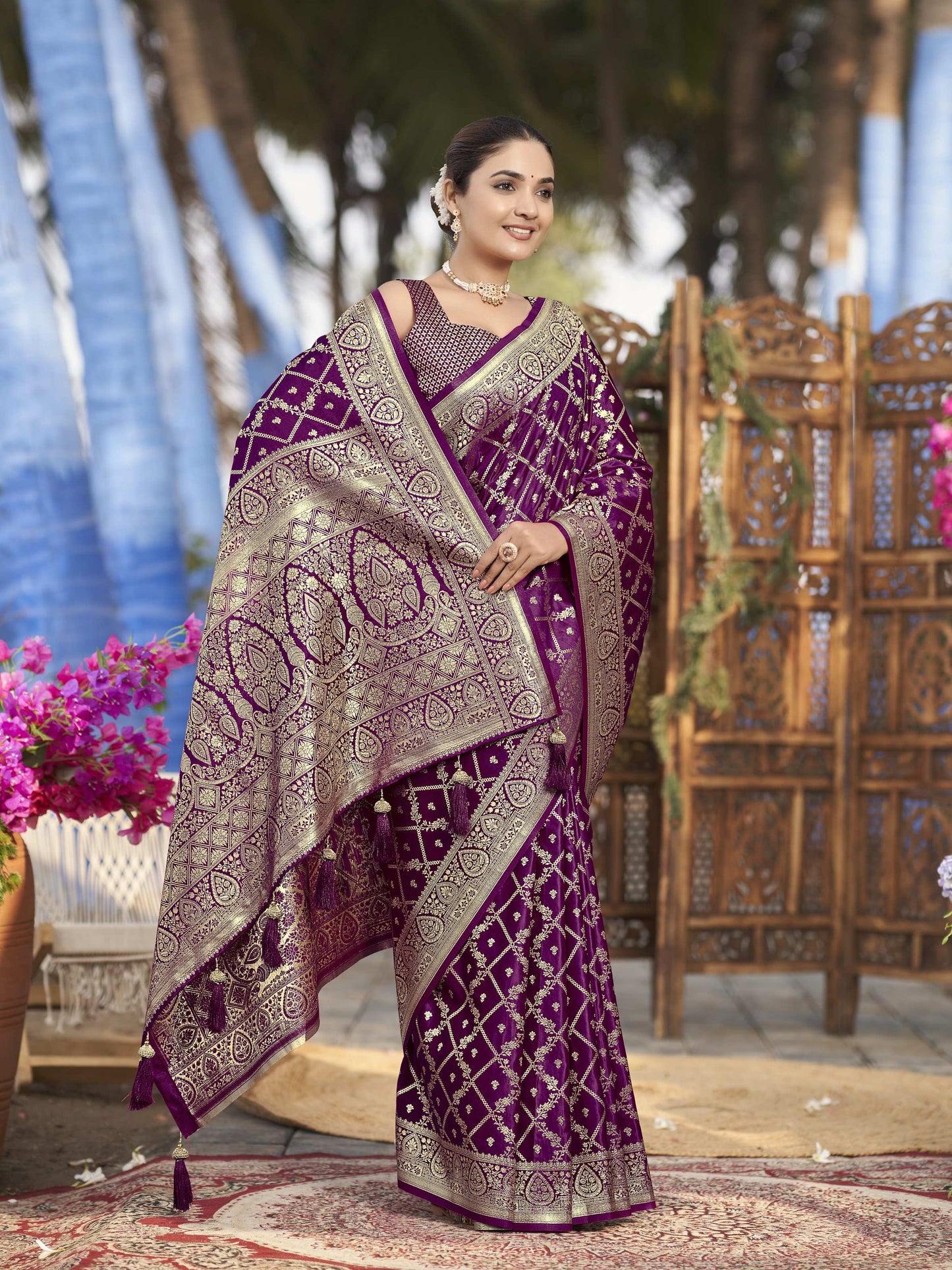 MANOHARI Banarasi Silk Blend Jacquard Work Saree - Purple