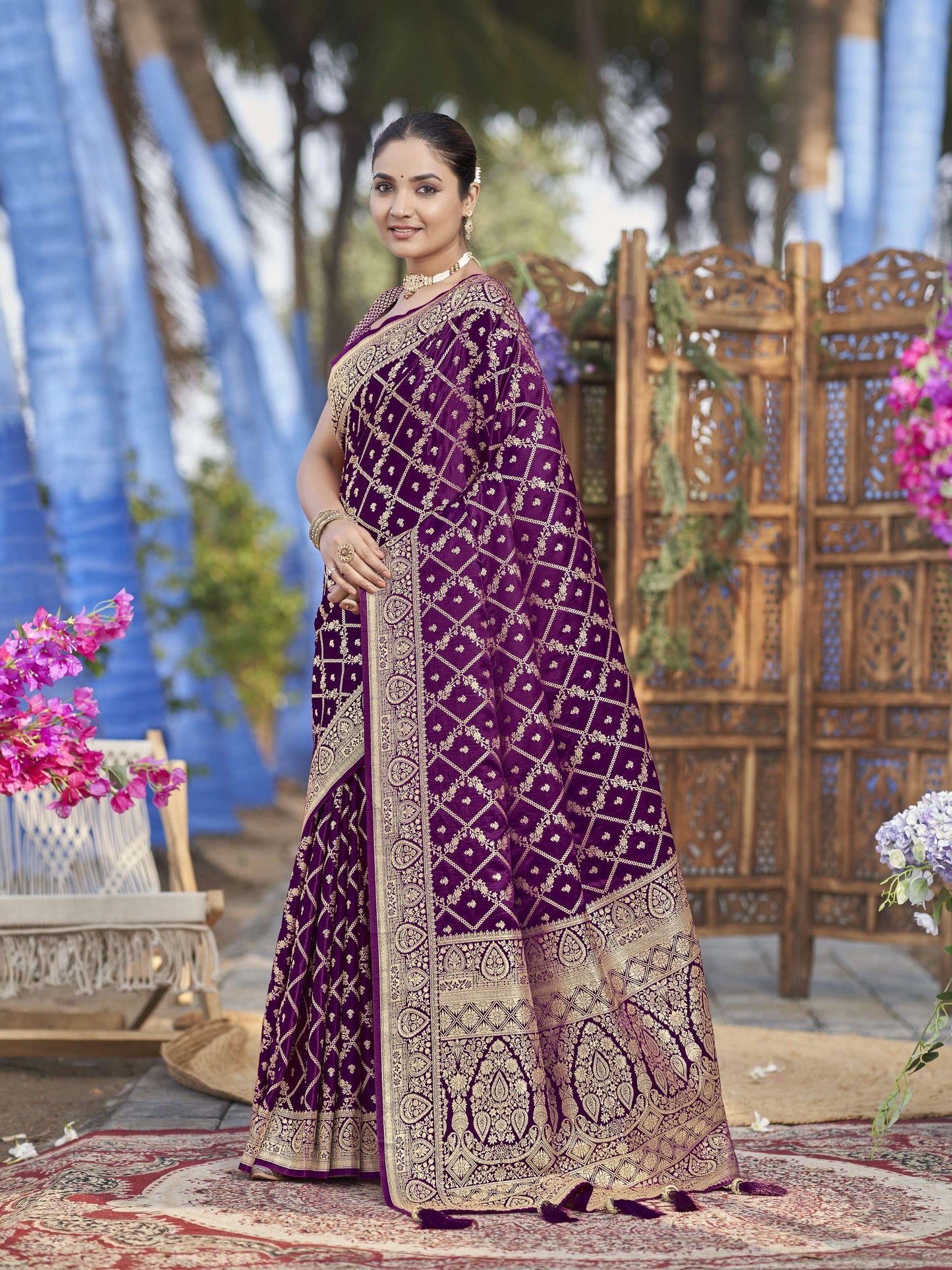 MANOHARI Banarasi Silk Blend Jacquard Work Saree - Purple