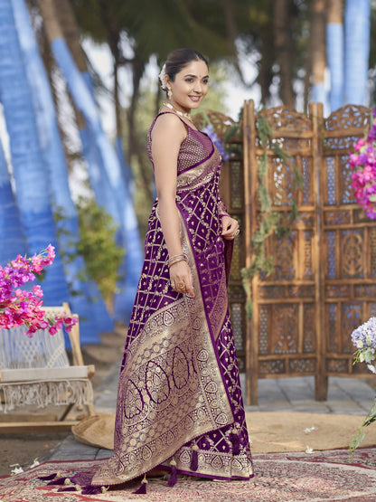 MANOHARI Banarasi Silk Blend Jacquard Work Saree - Purple