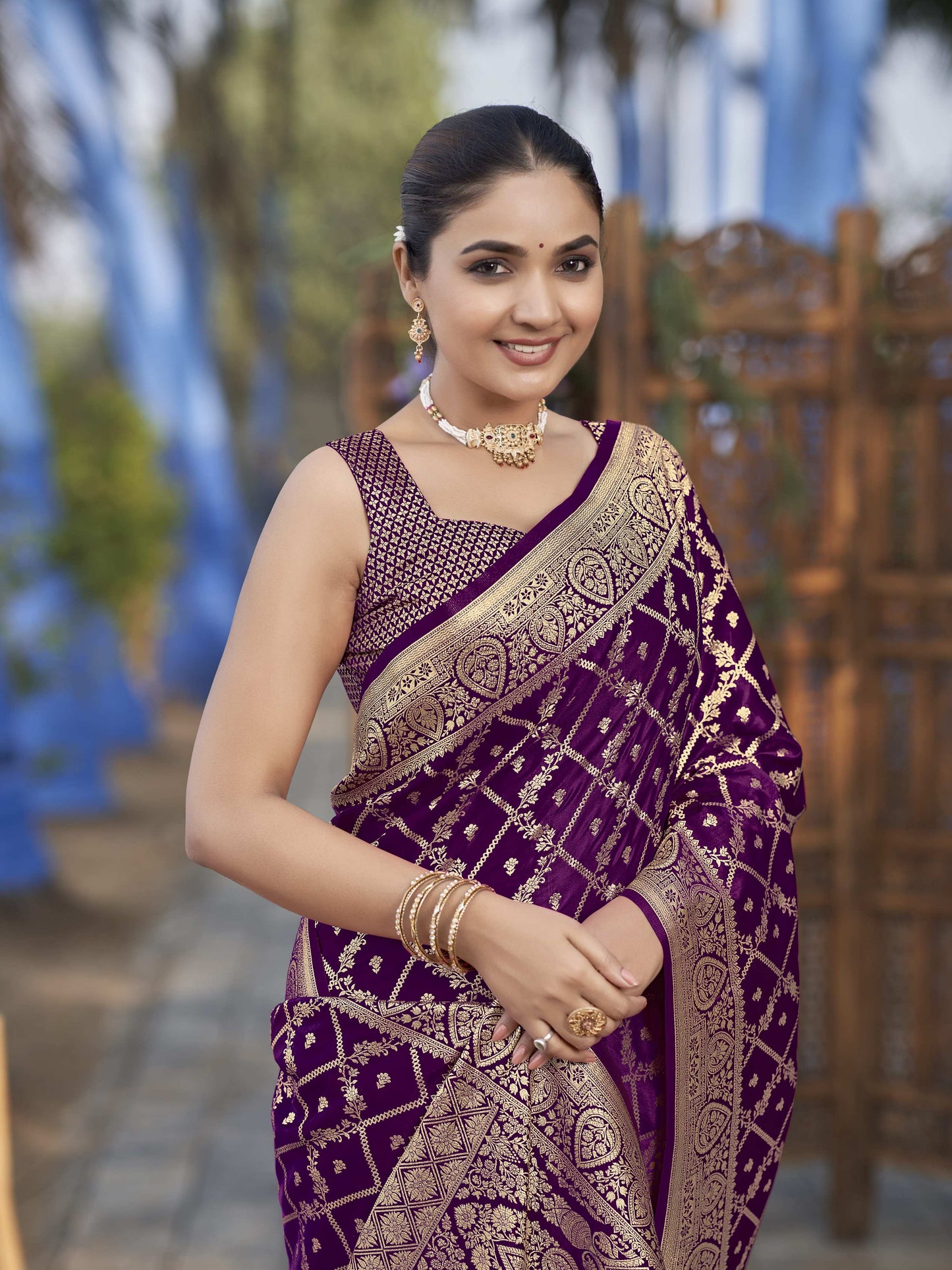 MANOHARI Banarasi Silk Blend Jacquard Work Saree - Purple