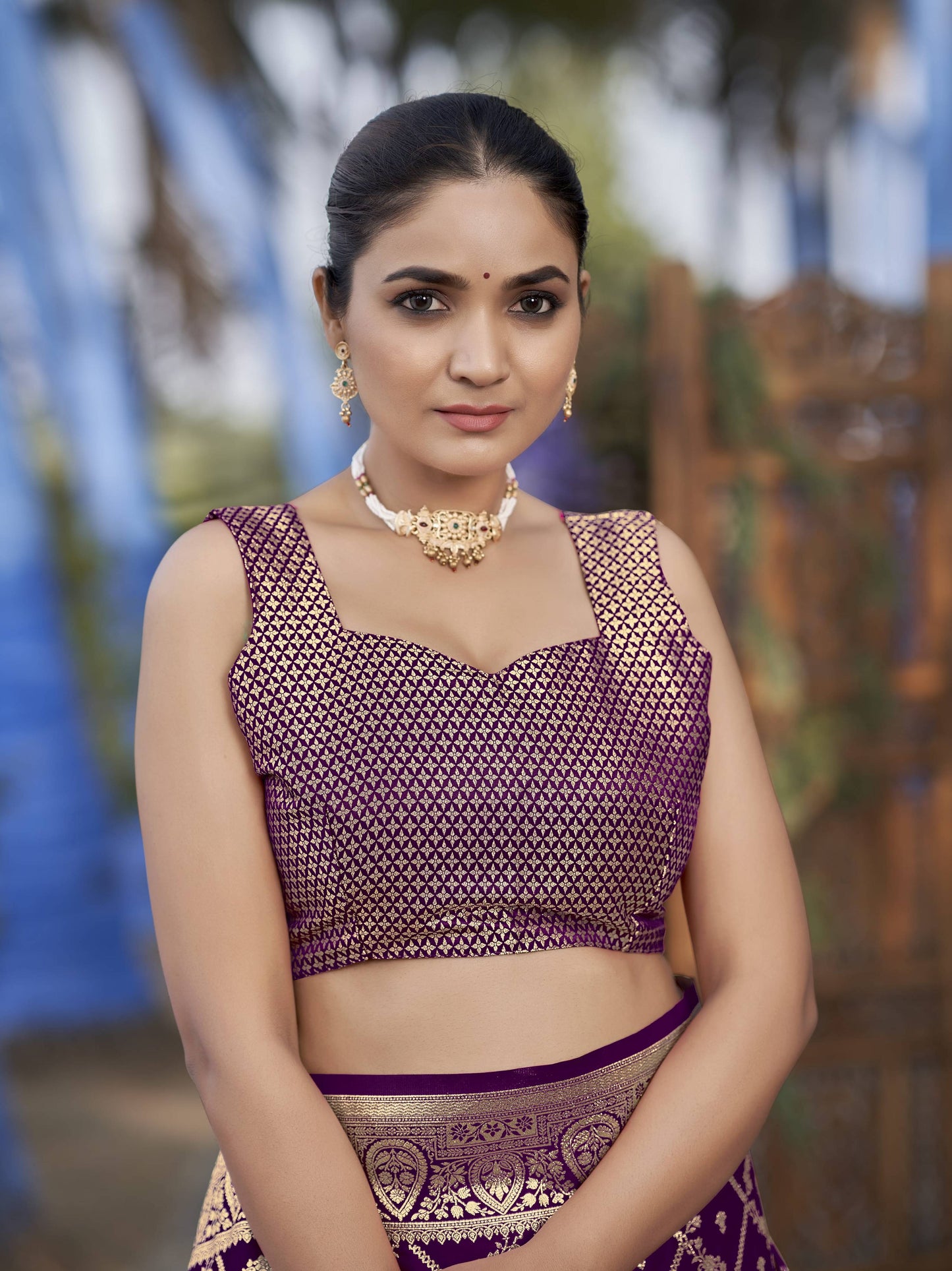 MANOHARI Banarasi Silk Blend Jacquard Work Saree - Purple