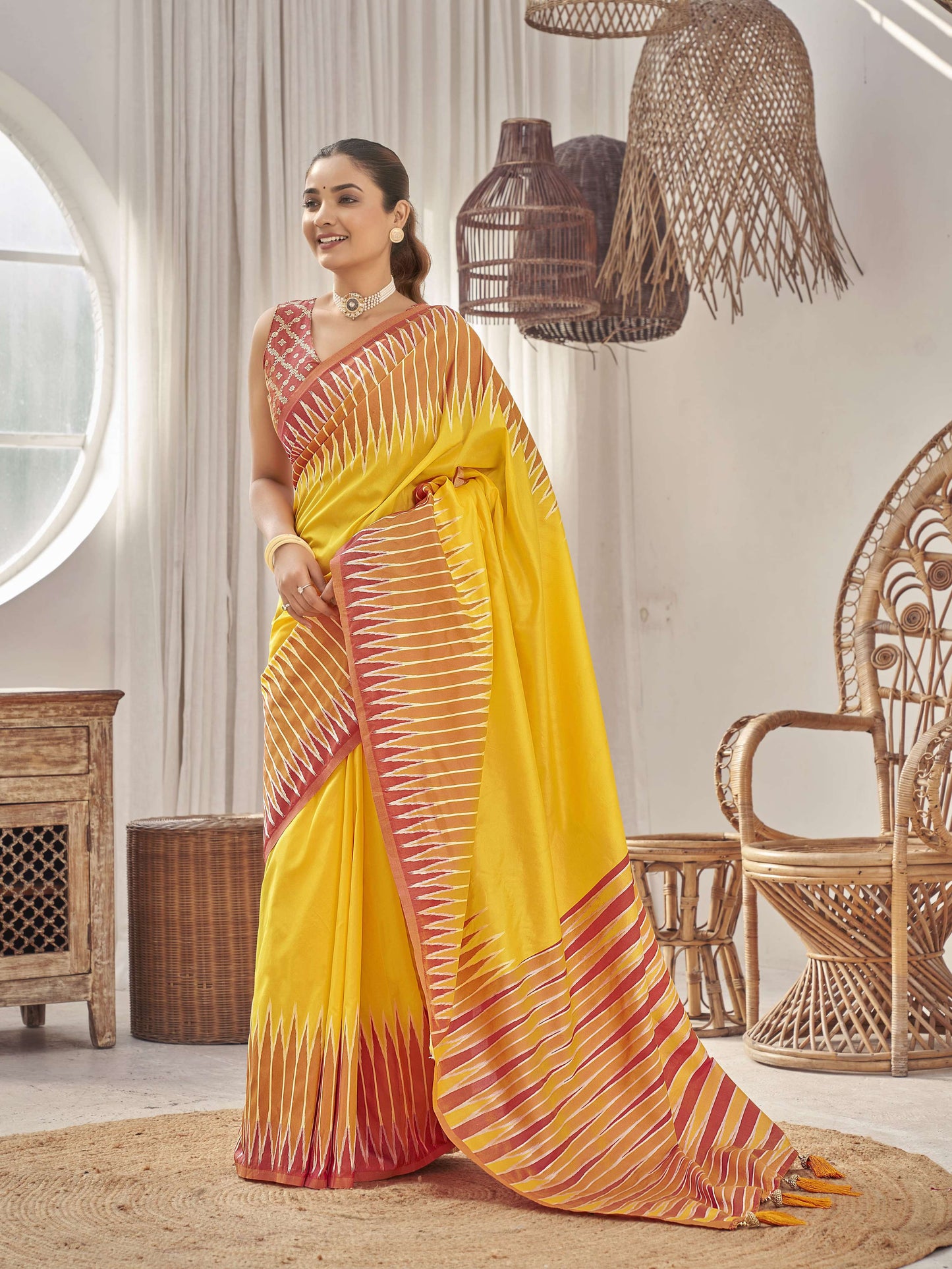 MANOHARI Banarasi Silk Blend Jacquard Work Saree - Yellow