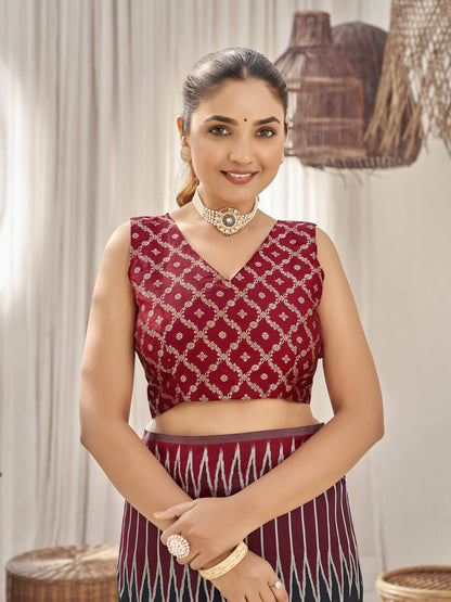 MANOHARI Banarasi Silk Blend Jacquard Work Saree - Black