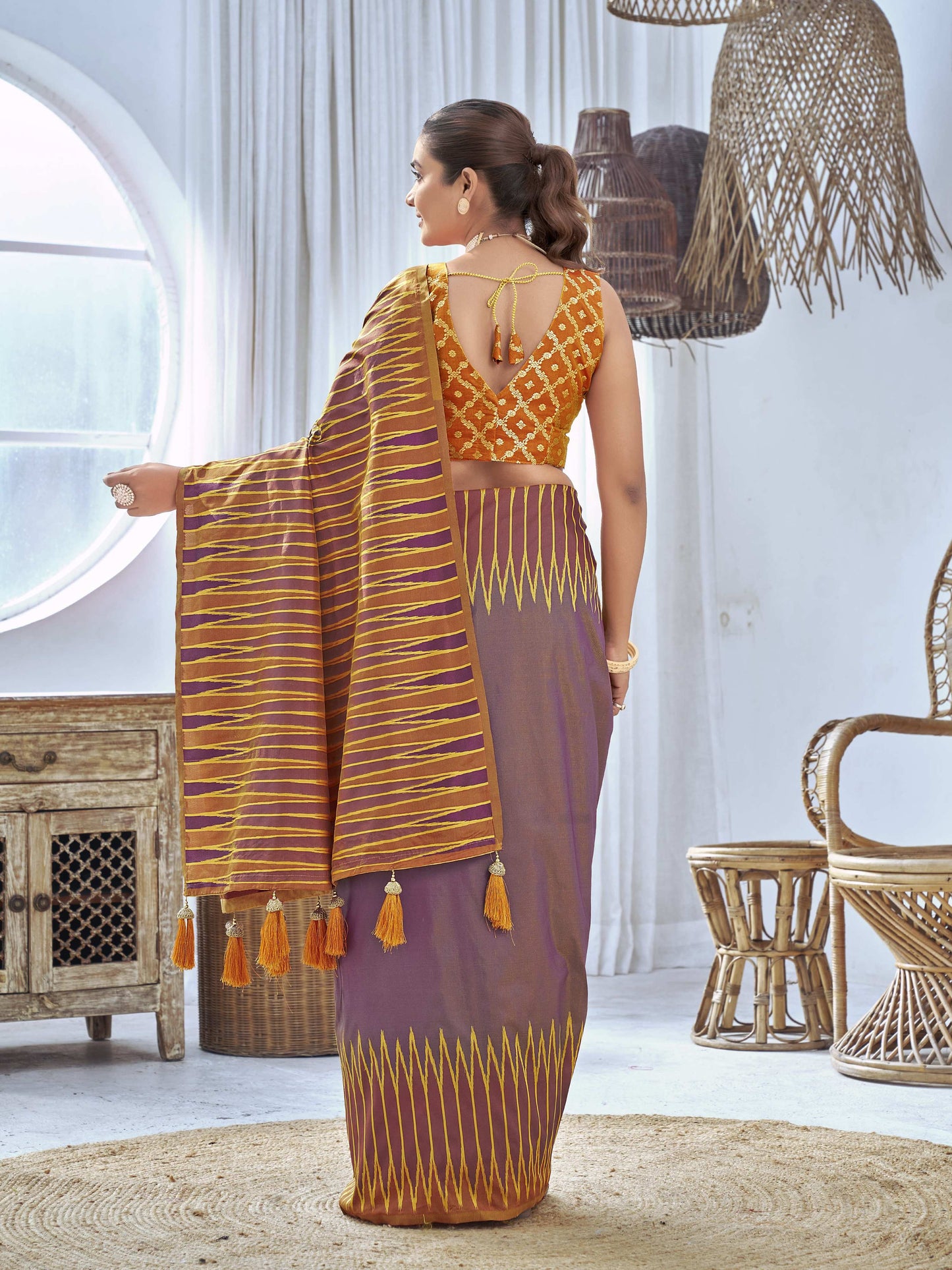 MANOHARI Banarasi Silk Blend Jacquard Work Saree - Purple