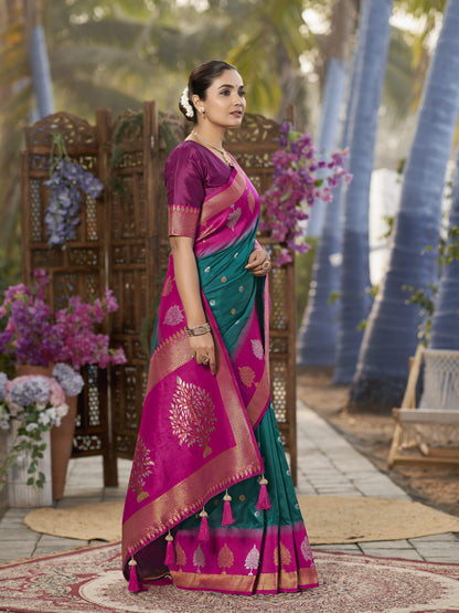 MANOHARI Banarasi Silk Blend Jacquard Work Saree - Green