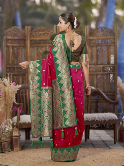 MANOHARI Banarasi Silk Blend Jacquard Work Saree - Pink